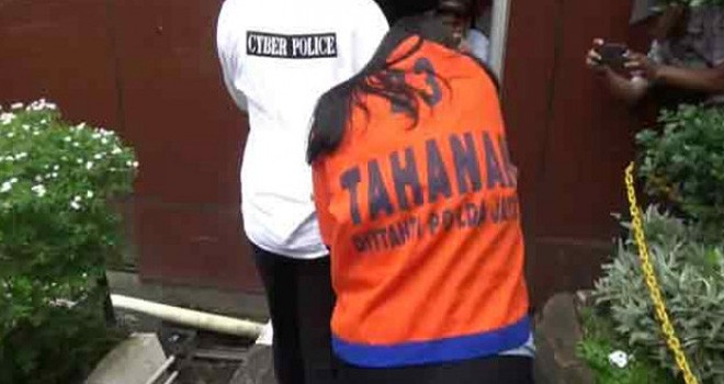 Mucikari artis. Foto : Pojokpitu