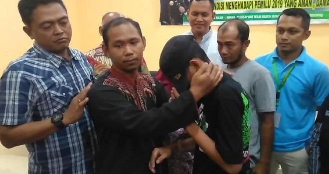 Siswa SMP Gresik yang nantang guru honorer akhirnya minta maaf. Foto : net.