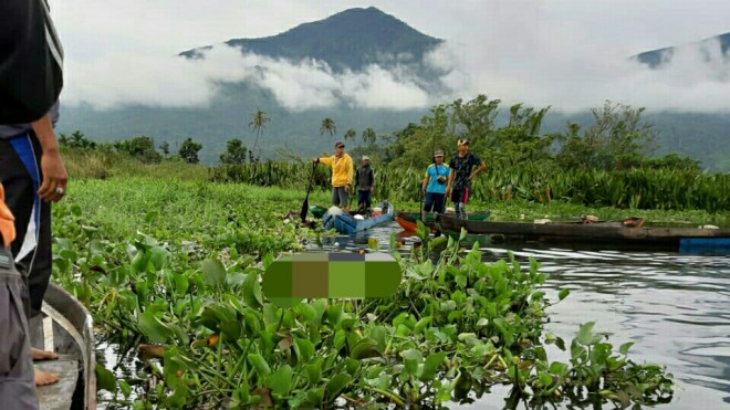 Penemuan mayat anak kecil di Danau Kerinci di pinggiran desa Pulau Tengah, Sabtu (02/03). 