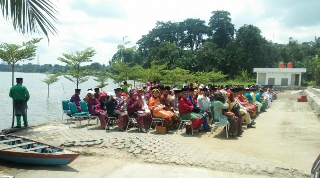 Pelantikan sekitar 200 pejabat di pelataran Danau Sipin. Foto : Ist