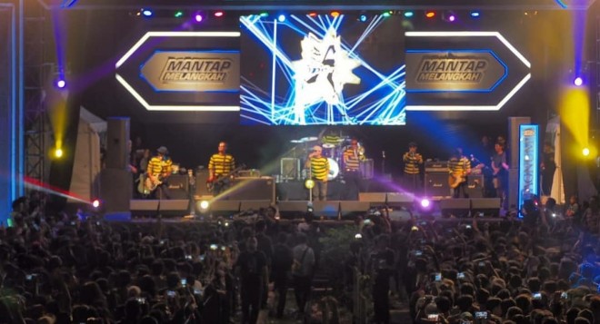 Konser Band Tipe-X di Kuala Tungkal. Foto : Ist