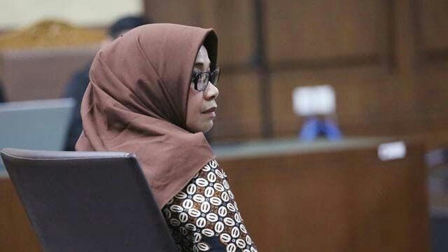 Eni Saragih, saat menjalani sidang vonis kasus yang melilitnya, di PN Tipikor Jakarta, Jumat (1/3) (Fedrik Tarigan/Jawa Pos)