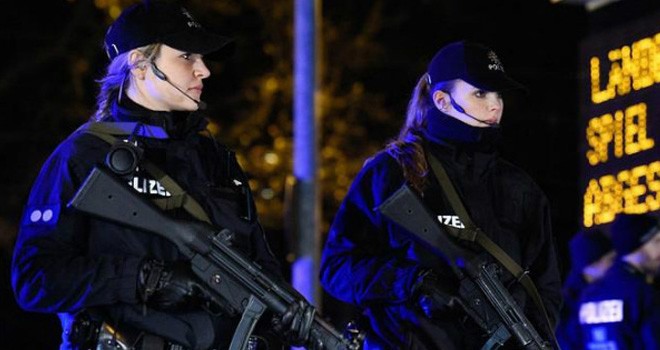Personel Kepolisian Belanda. Foto : Reuters