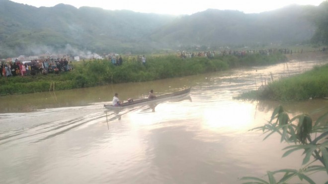 Pencarian warga yang dikabarkan tenggelam di Sungai Batang Merao. Foto: gusnadi. 