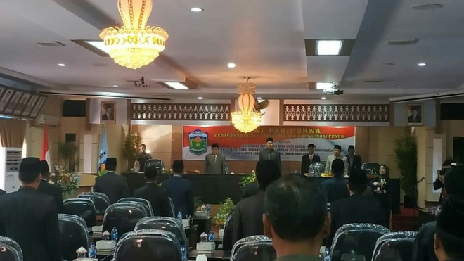 Rapat Paripurna penyerahan keputusan Dewan tentang rekomendasi Dewan terhadap Laporan Keterangan Pertanggung jawaban (LKPJ). 