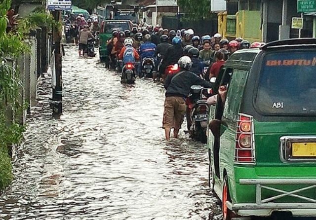 Banjir melanda Kabupaten Bandung, Kamis (4/4) (RMOL Jabar/Jawa Pos Group)   
