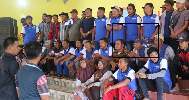 Masyarakat Sungai Bahar Muaro Jambi mendeklarasikan dukungnnya untuk Dipo Nurhadi Ilham. Foto : Ist