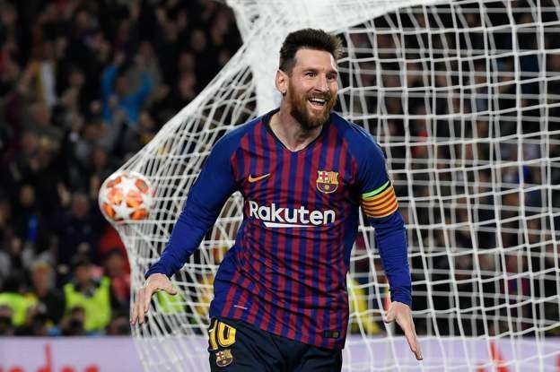 Lionel Messi melakukan selebrasi usai mencetak gol kedua Barcelona ke gawang Liverpool/AP