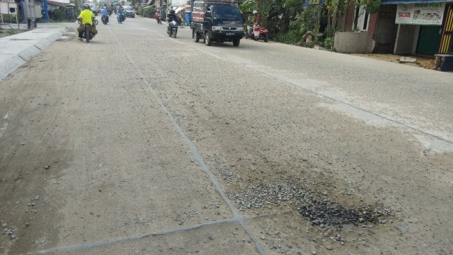 Kondisi Jalan Patunas saat ini kondisinya terus rusak, dan tak diperbaiki. Foto : Gatot / Jambiupdate