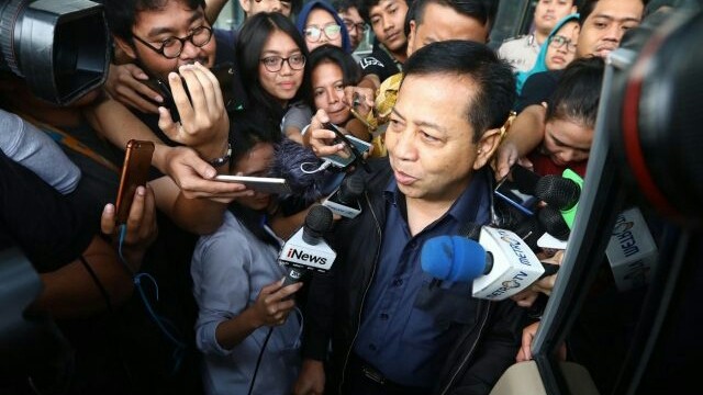 Terpidana kasus korupsi Setya Novanto kembali berulah. Dia kembali keluar lapas untuk pelesiran. Kini penahanannya dipindah ke Lapas Teroris Gunung Sindur, Bogor, Jawa Barat. (FEDRIK TARIGAN/JAWAPOS)