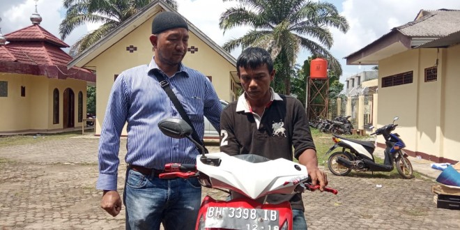 Mahpub (35) tersangka penggelapan motor saat yang diamankan Tim Reskrim Polsek Kota Baru.