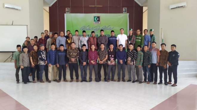 Kops Alumni Himpunan Mahasiswa Islam (KAHMI) Batanghari. 