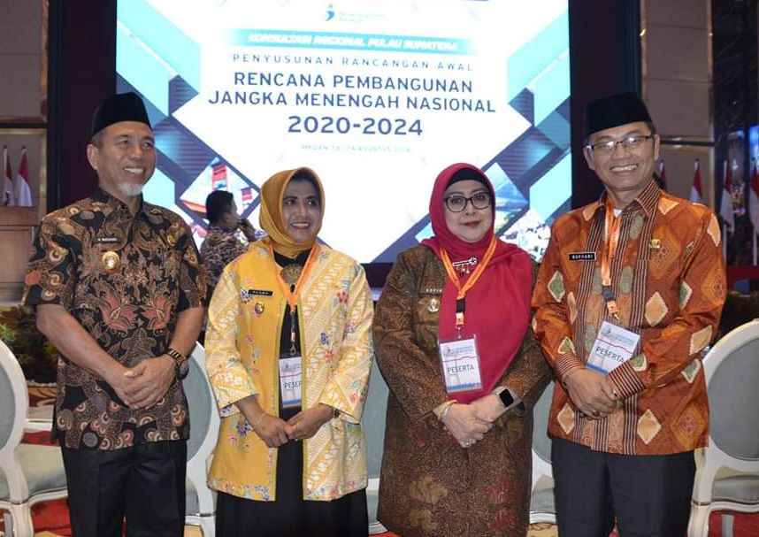 Wakil Bupati Batanghari,Hj.Sofia Joesoef,SH,MM saat menghadiri Rapat Konsultasi Regional Rancangan Awal Rencana Pembangunan Jangka Menengah Nasional (RPJMN) 2020-2024 se-Pulau Sumatera.