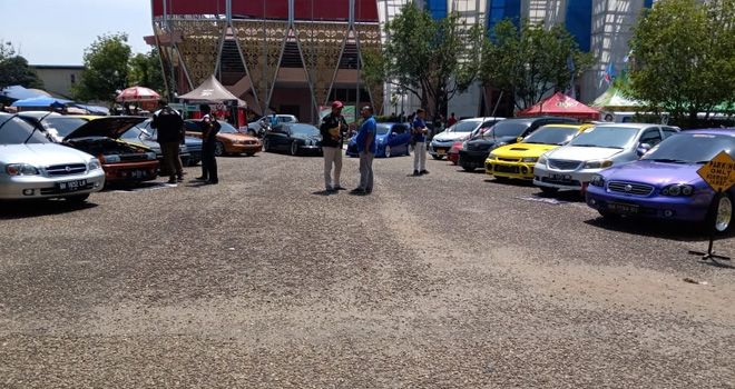 Mobil yang mengikuti kontes yang digelar JAC di GOR Kota Baru Minggu (1/9).

