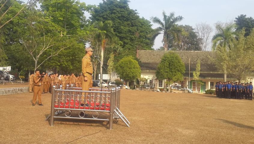 Wako Fasha saat Pimpin Apel di Lapangan Belakang Balaikota, senin (02/9). 