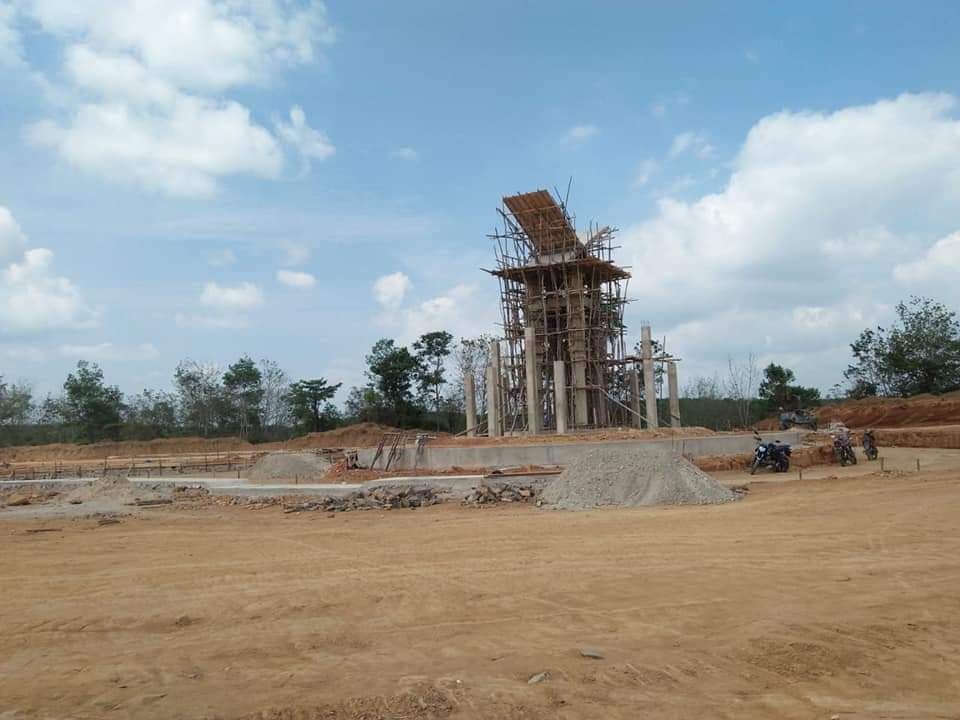 Salah satu infrastruktur yang dibangun untuk penunjang pelaksanaan MTQ tingkat Provinsi Jambi di Kabupaten Bungo belum juga rampung. Imbasnya, perhetalan MTQ itu dipastikan tertunda. 
