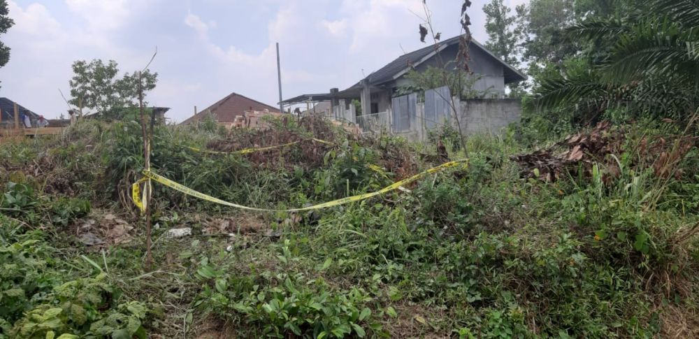 Lokasi penemuan jasad bayi yang terkubur di Komplek Komering, Kelurahan Mayang Mangurai, Alam Barajo, Selasa (3/9) silam.
