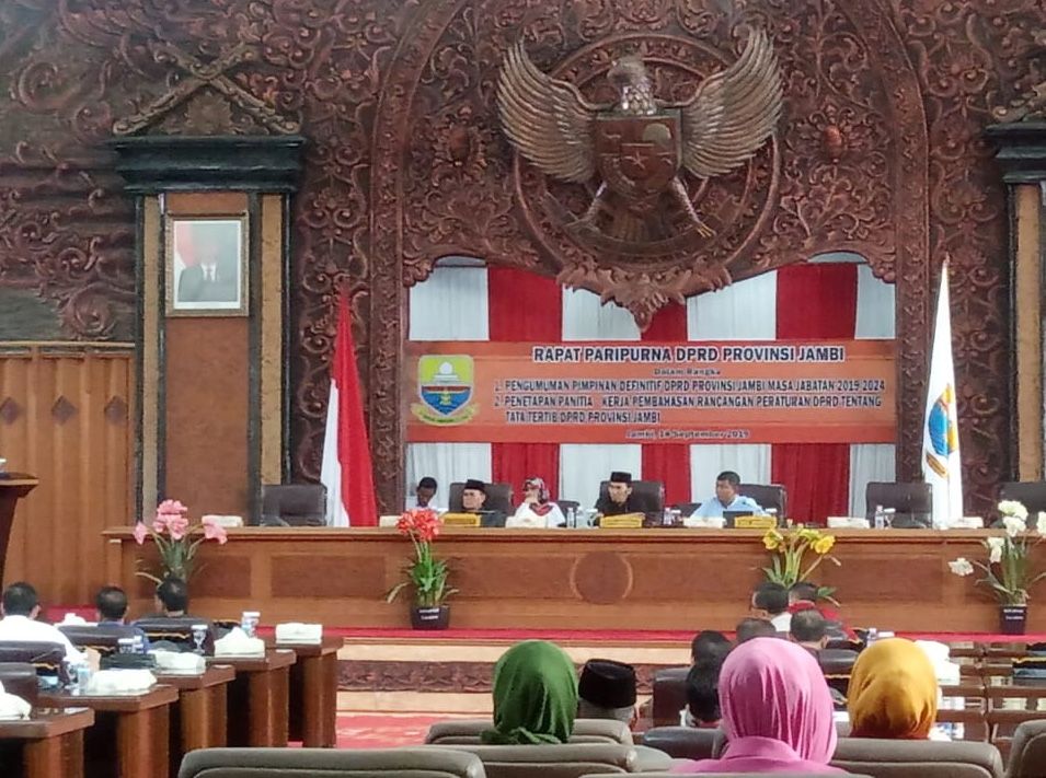 Rapat Paripurna Pengumuman Pimpinan Tetap (definitif) untuk Tahun 2019-2024. (18/9).
