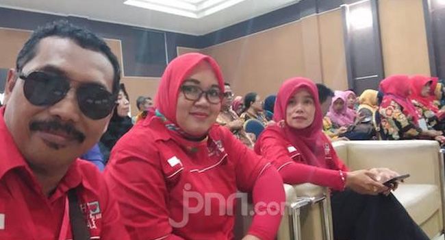 Korwil PHK2I Jatim Eko Mardiono, Koordinator PHK2I DKI Jakarta Nur Baitih, dan Ketum PHK2I Titi Purwaningsih (kiri ke kanan). 
