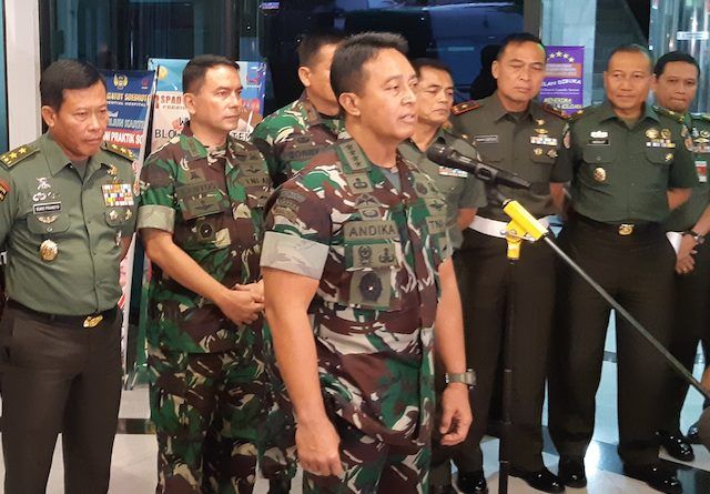 Kepala Staf TNI Angkatan Darat (KSAD) Jenderal TNI Andika Perkasa di RSPAD Gatot Soebroto, Jakarta Pusat, Jumat (11/10).