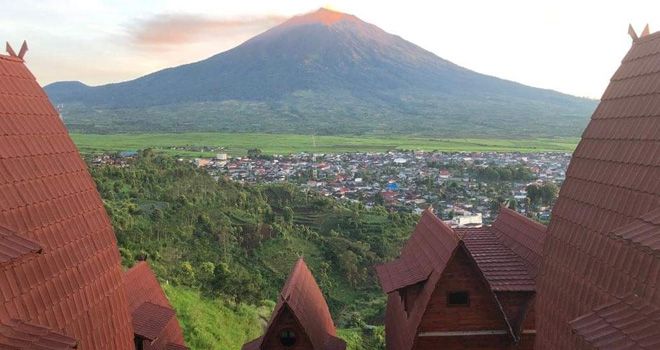Homestay yang ada di Kayu Aro dengan view yang menghadap langsung ke Gunung Kerinci. Hotel dan homestay yang ada tak mampu menampung peserta TdS.
