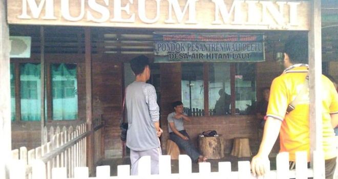 Nuseum mini Wali Petu di Desa Air Hitam, Kecamatan Sadu.