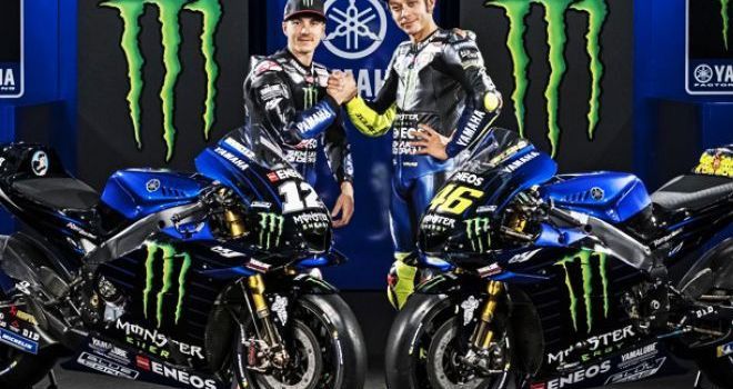 Maverick Vinales dan Valentino Rossi mejeng bersama motor terbaru mereka, Yamaha YZR-M1 2019.