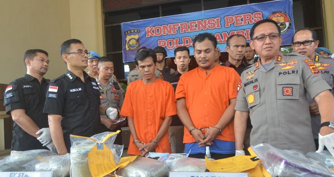 Upaya penyudupan Narkotika jenis sabu dan ekstasi yang akan masuk ke Provinsi Jambi melalui Tungkal via Batam digagalkan oleh Ditresnarkoba Polda Jambi.
