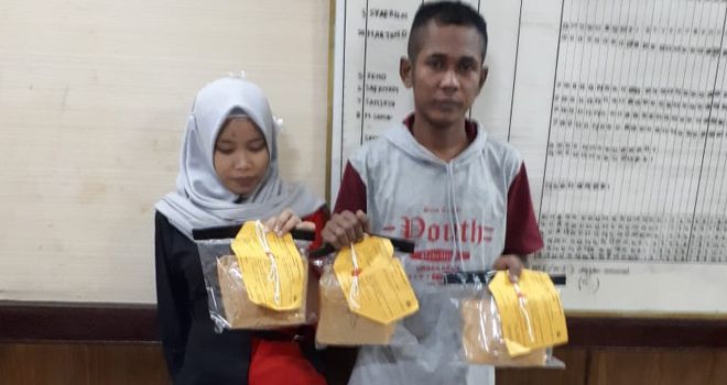 Pasangan suami-isteri yang ditangkap membawa sabu seberat 3 kg saat ini mendekam di sel tahanan Polda Jambi untuk diproses lebih lanjut.