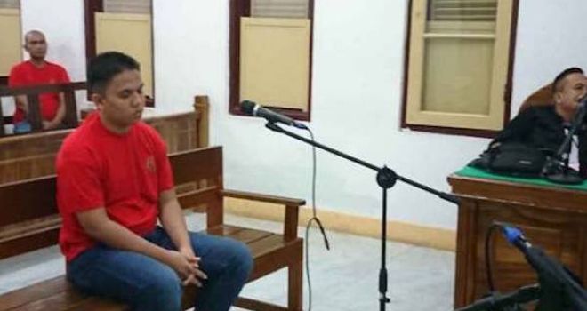 Safrizal alias Jal Bin Nurdin, terdakwa kurir sabu seberat 134 kg menjalani sidang putusan, Rabu (27/11). 