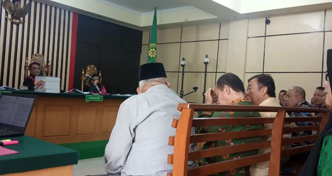 Dalam kesaksiannya Sofyan Ali mengatakan jika Polemik yang di ciptakan oleh Anggota DPRD yang telah senior.