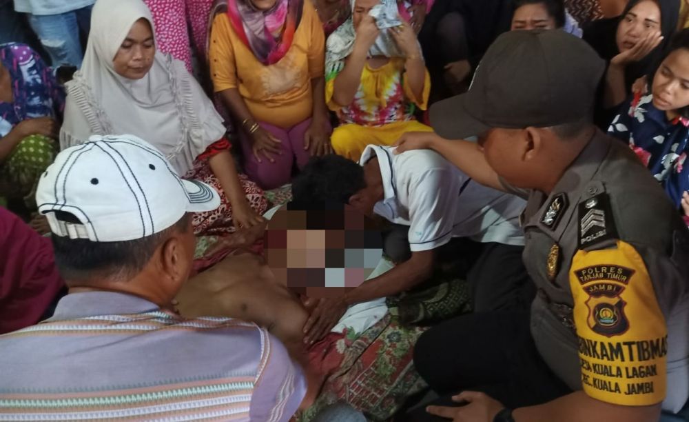 Rajja (18), warga RT 06 Dusun Raja Wali Desa Kuala Lagan, Kecamatan Kuala Jambi, Kabupaten Tanjung Jabung Timur (Tanjabtim),yang meregang nyawa setelah tersengat listrik bertegangan tinggi sekitar pukul 17.00 WIB Senin (23/12).