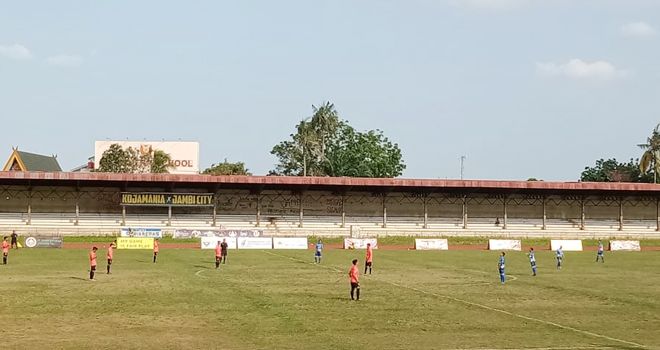 Pertandingan lanjutan Gubernur Cup 2020 di stadion Tri Lomba Juang, sore ini (14/1), mempertemukan PS Kerinci kontra PS Tanjab Barat.