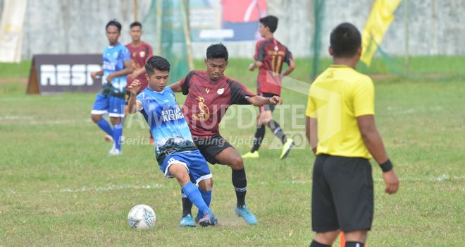 Pertadingan semifinal Gubernur Cup 2020 Minggu (19/1), di stadion Tri Lomba Juang, antara PS Kerinci berhadapan dengan PS Muaro Jambi, dimulai.