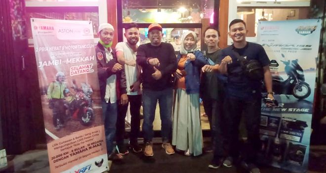Yamaha DDS Jambi menggelar talkshow kisah perjalanan Lilik Gunawan beserta anaknya Balda ke Mekkah menggunakan Yamaha Nmax.