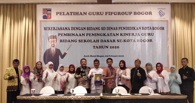 Corporate Social Responsibility FIFGROUP Bogor 1 melakukan pelatihan guru untuk wilayah Bogor dan sekitarnya dan juga dihadiri oleh segenap manajemen FIFGROUP dan 200 guru SD wilayah Bogor dan sekitarnya. 