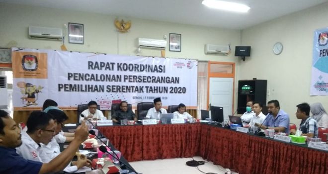 Bawaslu Provinsi Jambi dalam hal proses pencalonan perseorangan ini masih mempertanyakan beberapa hal, salah satunya mengenai Sistem Informasi Pencalonan (Silon).