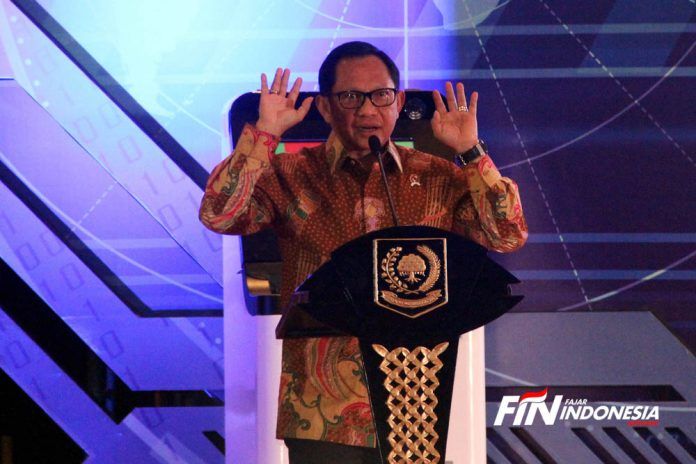 Menteri dalam negeri, Tito Karnavian meresmikan peluncuran Anjungan Dukcapil Mandiri (ADM) di Jakarta, Senin malam (25/11/2019).