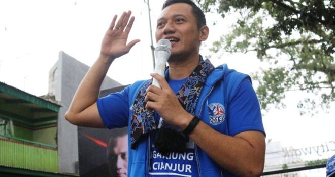 Agus Harimurti Yudhoyono (AHY) saat menemui warga Cianjur, Sabtu (17/3/2018). 