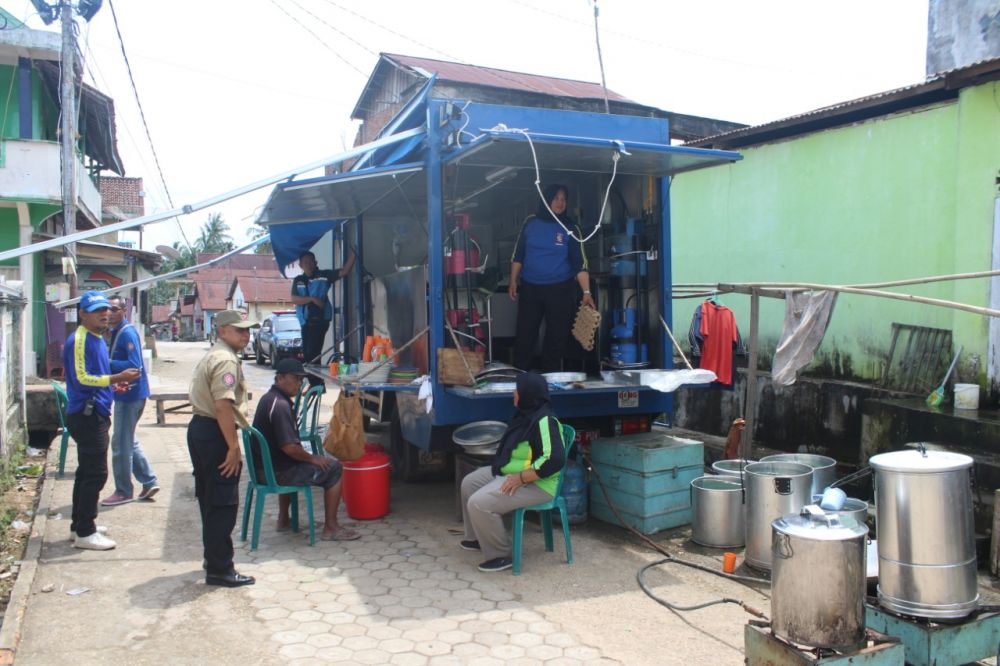 Pasca Kebakaran di Kawasan Eks Lokalisasi Payo Sigadung, Dinsos Dirikan Dapur Umum.

