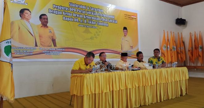 Ketua Dewan Kehormatan Partai Golkar, Akbar Tanjung, melakukan kunjungannya ke DPD I Golkar Provinsi Jambi, Kamis (12/3).