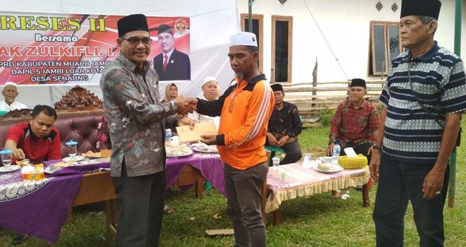 Zulkifli,SH bertatap muka dengan masyarakat RT 10 Desa Senaung Kecamatan Jambi Luar Kota Kabupaten Muaro Jambi.