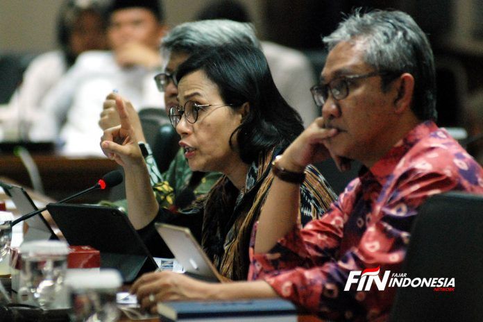 Menteri Keuangan RI, Sri Mulyani memberikan keterangan dalam rapat kerja (Raker) dengan Komite IV DPD RI di Ruang Rapat Komite IV Gedung Parlemen Senayan, Jakarta, Selasa (14/1/2020).