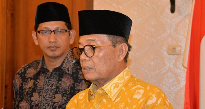 Gubernur H.Fachrori Umar dan Juru bicara Pemprov Jambi , Johansyah.