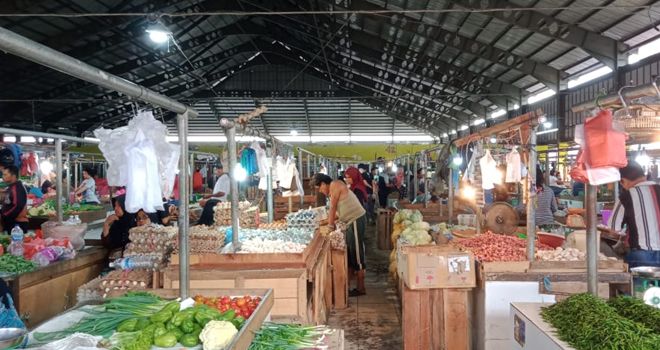 Pantauan jambiupdate.co di lapangan, aktivitas jual beli  Pasar Angso Duo Masih Normal sebagaimana hari biasa hingga sore.