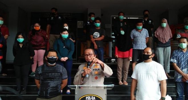 Patroli digelar di sejumlah wilayah di kawasan Jakarta pada Jumat (3/4) sekira pukul 20.00 WIB.