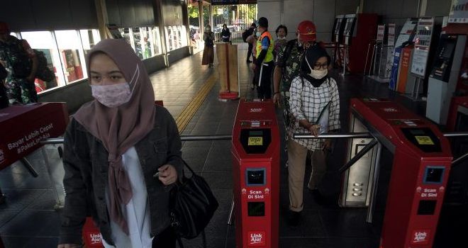 Suasana di Stasiuan KRL.