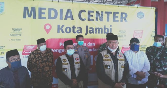 Tim gugus tugas penanganan Covid-19 Kota Jambi menggelar rapat koordinasi dan evaluasi pencegahan dan penanganan Covid-19 di Kota Jambi, kemarin (14/4).