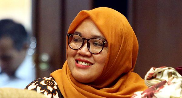 Korwil Perkumpulan Hononer K2 Indonesia (PHK2I) DKI Jakarta Nur Baitih di Komisi II DPR, Rabu (15/1).