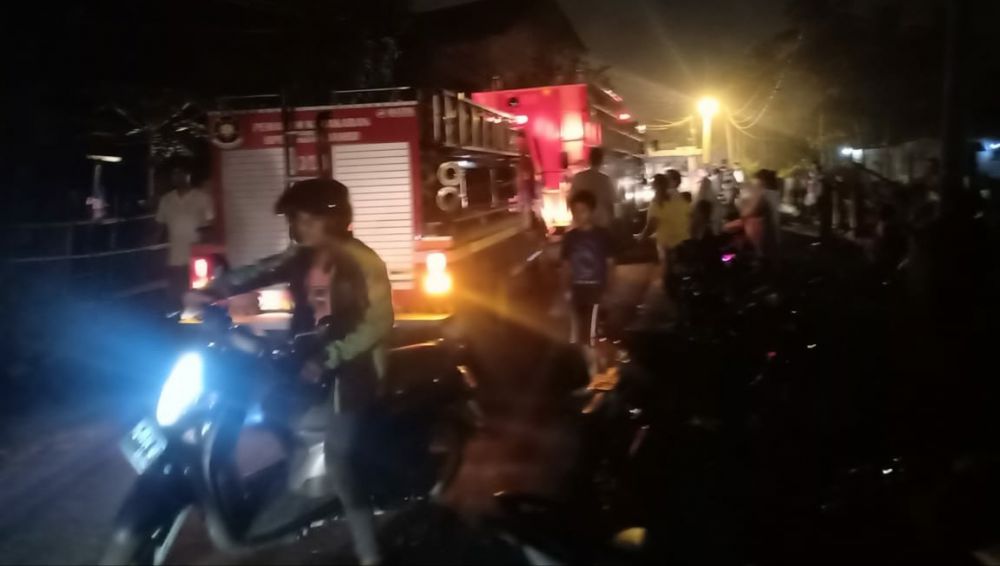 Bedeng Tiga Pintu di Jambi Timur Hangus Dilalap Si Jago Merah.